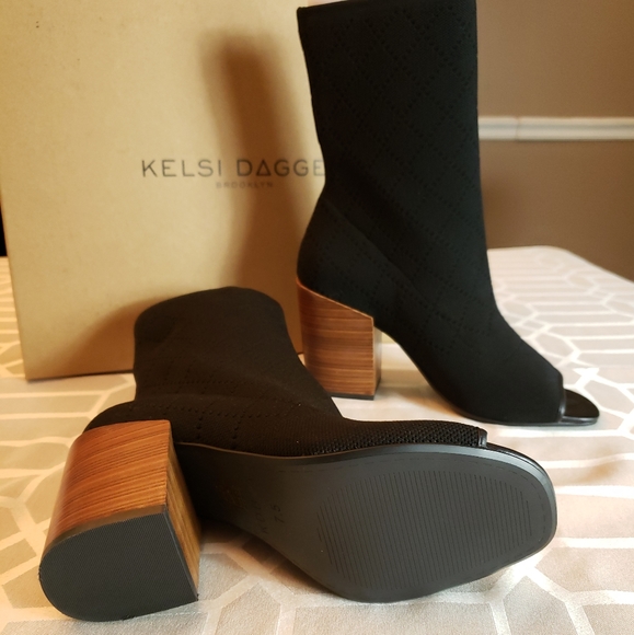 NWT Kelsi Dagger Brooklyn peep toe booties - Picture 6 of 7